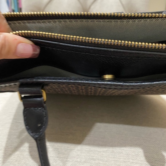 Handbag - Picture 9 of 10